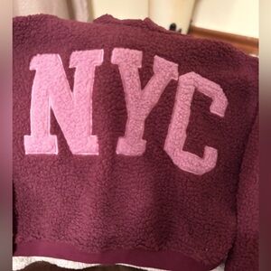 No Boundaries Maroon Sherpa Pullover with hood sz L . Pink Letters NYC
